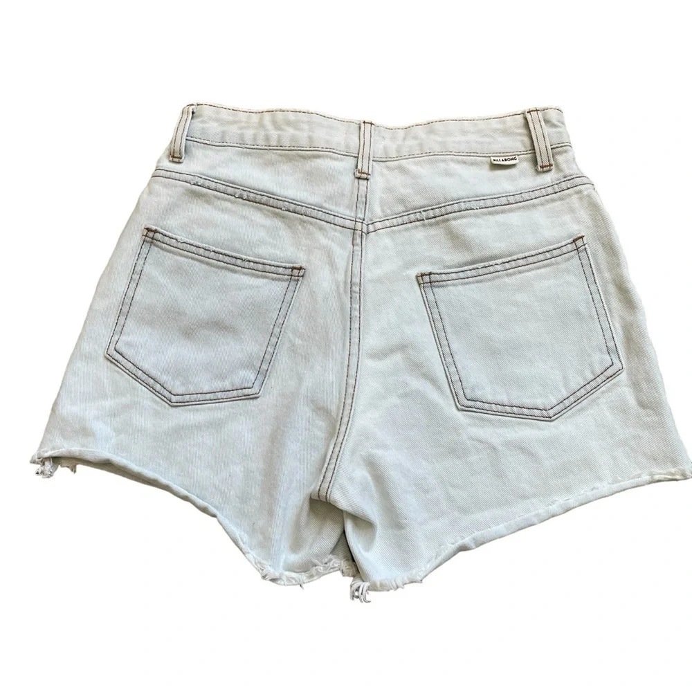 Billabong Women's How Bout That Denim Shorts Size 25 - Picture 4 of 6